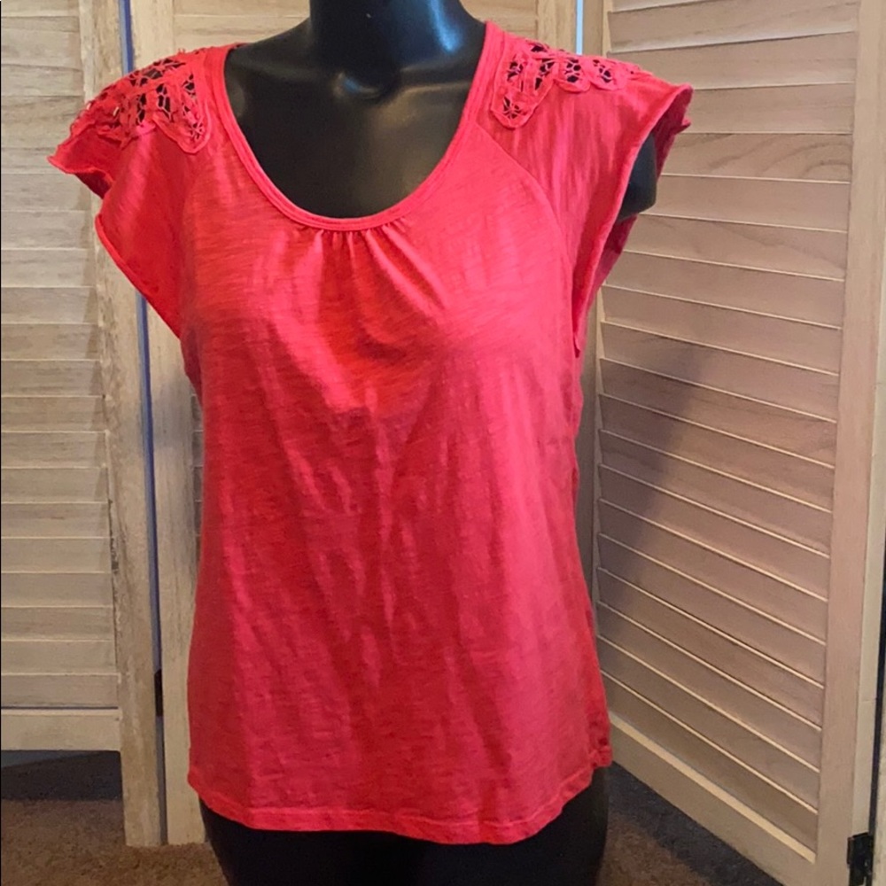 Crochet shirt sleeve tee🌺